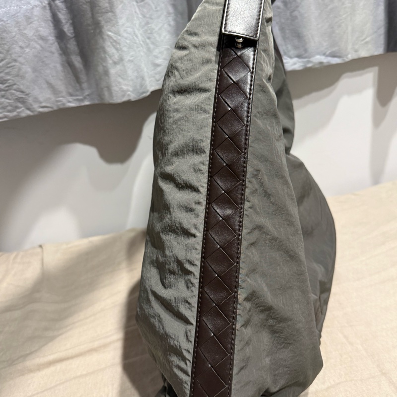 BOTTEGA VENETA 男士流浪包-12