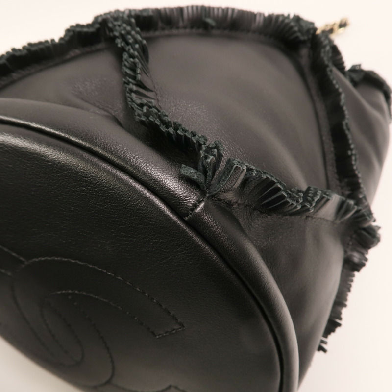 CHANEL 牛皮皮革Bucket Bag金扣鏈帶肩背袋-10