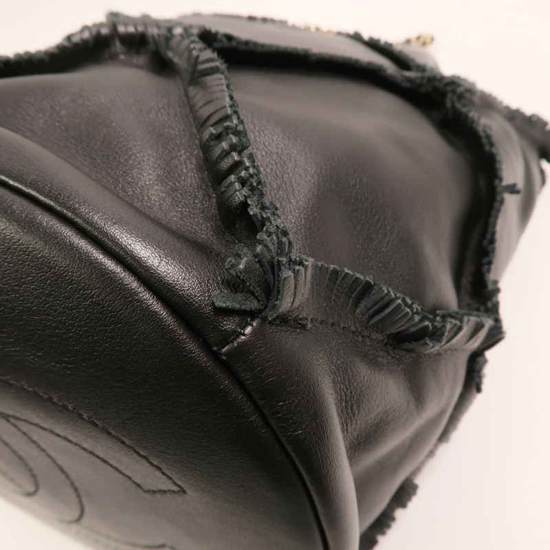 CHANEL 牛皮皮革Bucket Bag金扣鏈帶肩背袋-12