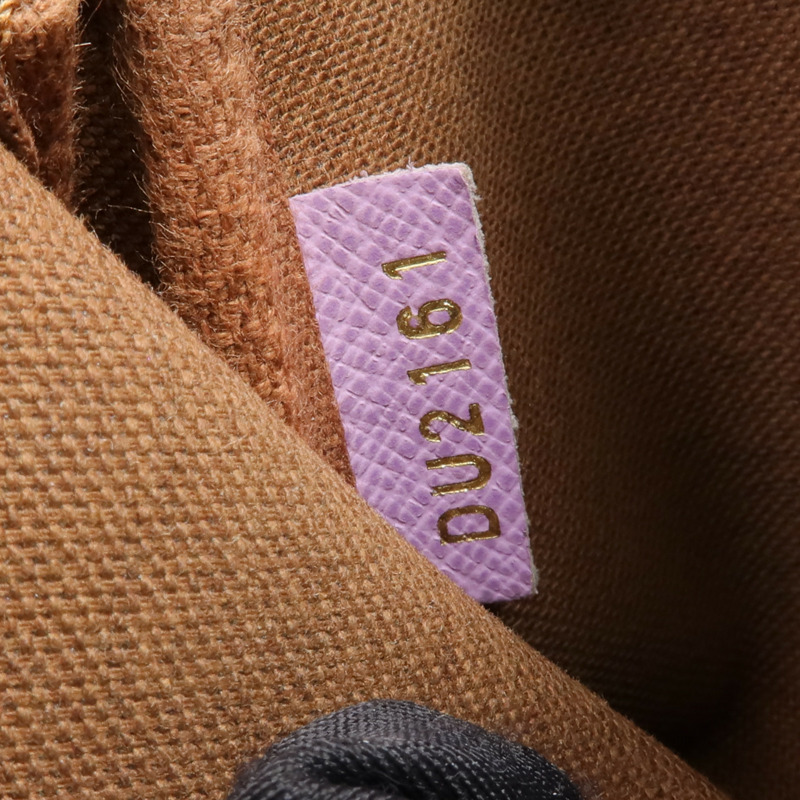 LOUIS VUITTON Damier Mini Pochette Accessoire金扣拉鏈手挽袋-12