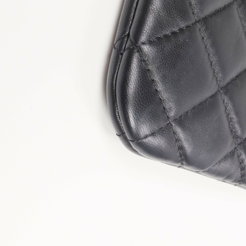 CHANEL 羊皮皮革Mini Pouch銀扣手拿包-9