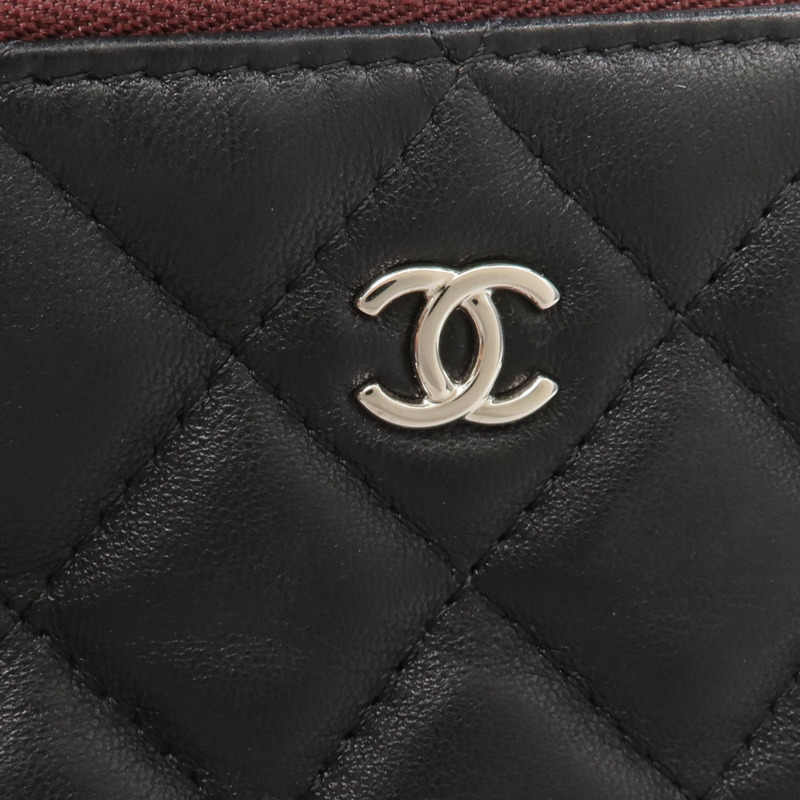 CHANEL 羊皮皮革Mini Pouch銀扣手拿包-12