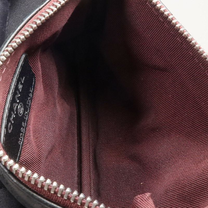 CHANEL 羊皮皮革Mini Pouch銀扣手拿包-13