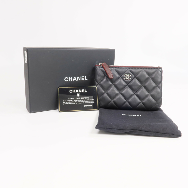 CHANEL 羊皮皮革Mini Pouch銀扣手拿包-16