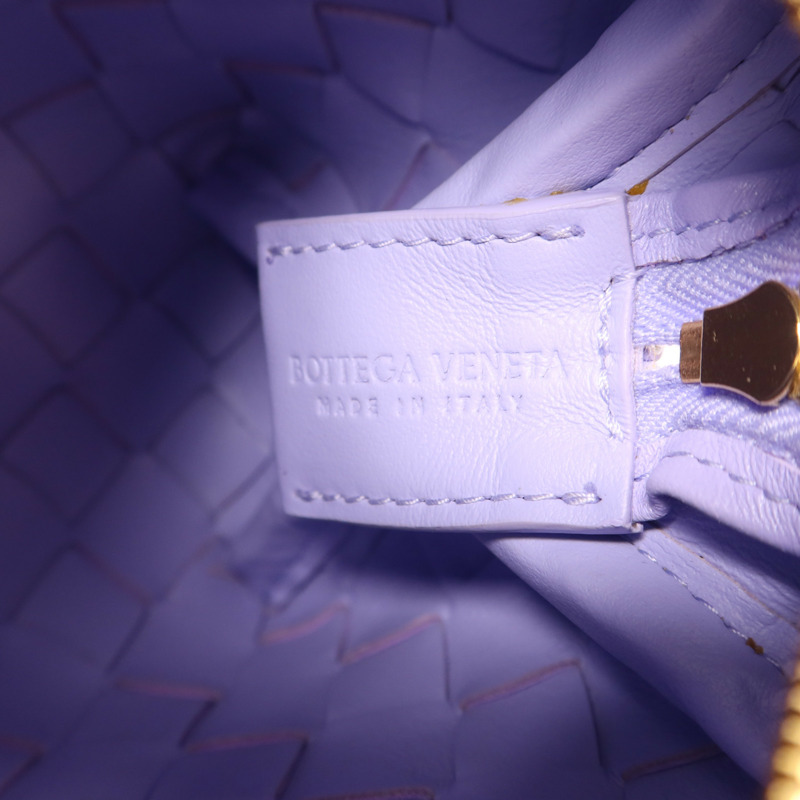 BOTTEGA VENETA 羊皮皮革Mini Loop金扣肩背袋-6