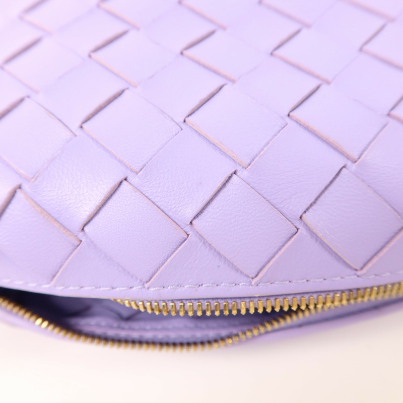 BOTTEGA VENETA 羊皮皮革Mini Loop金扣肩背袋-12