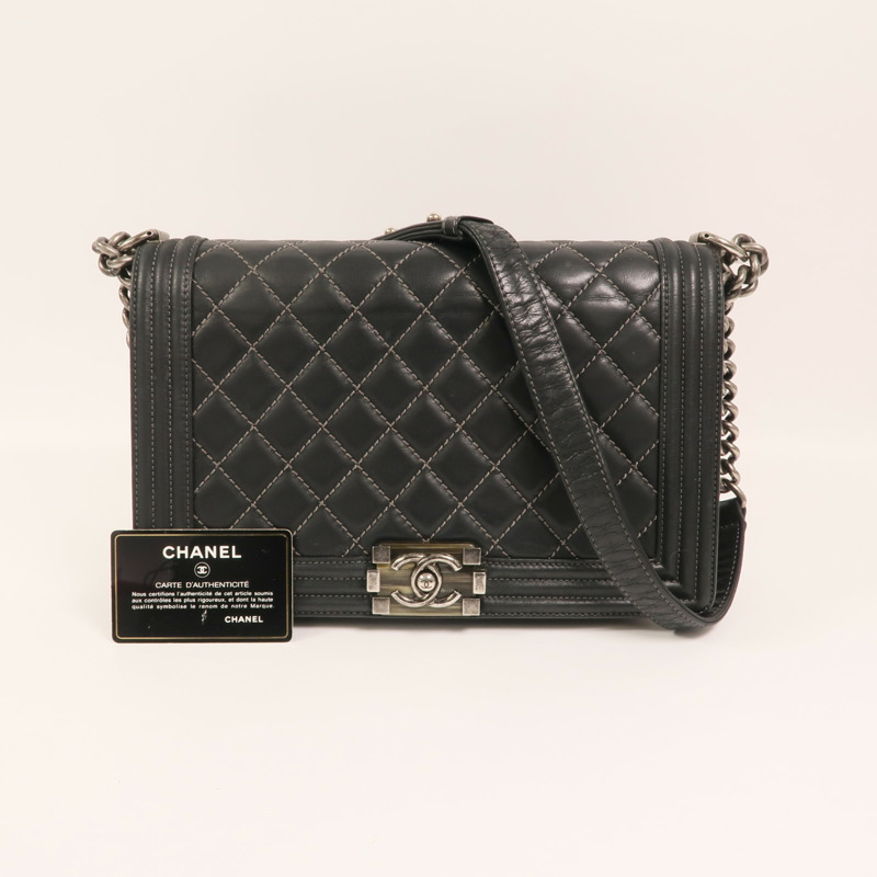 CHANEL 牛皮皮革Boy 28銀扣鏈帶肩背袋-11