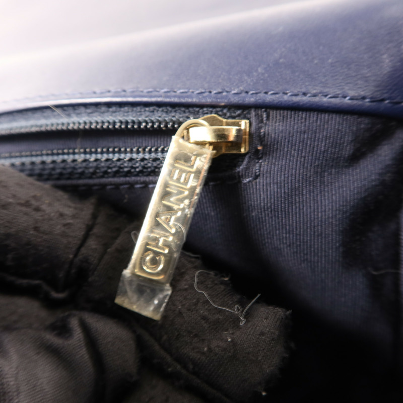 CHANEL 羊皮皮革Boy 28金扣鏈帶肩背袋-9