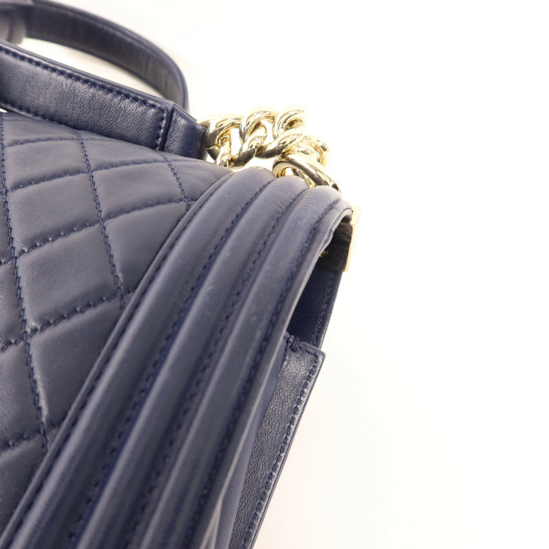 CHANEL 羊皮皮革Boy 28金扣鏈帶肩背袋-17