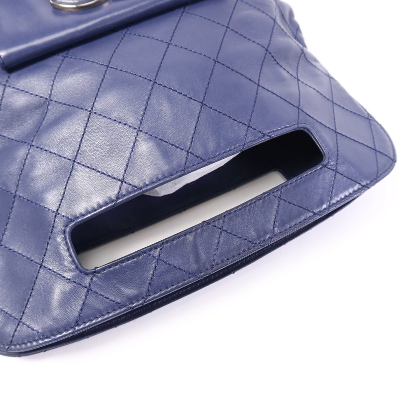 CHANEL 羊皮皮革Hang Bag銀扣手挽袋-9