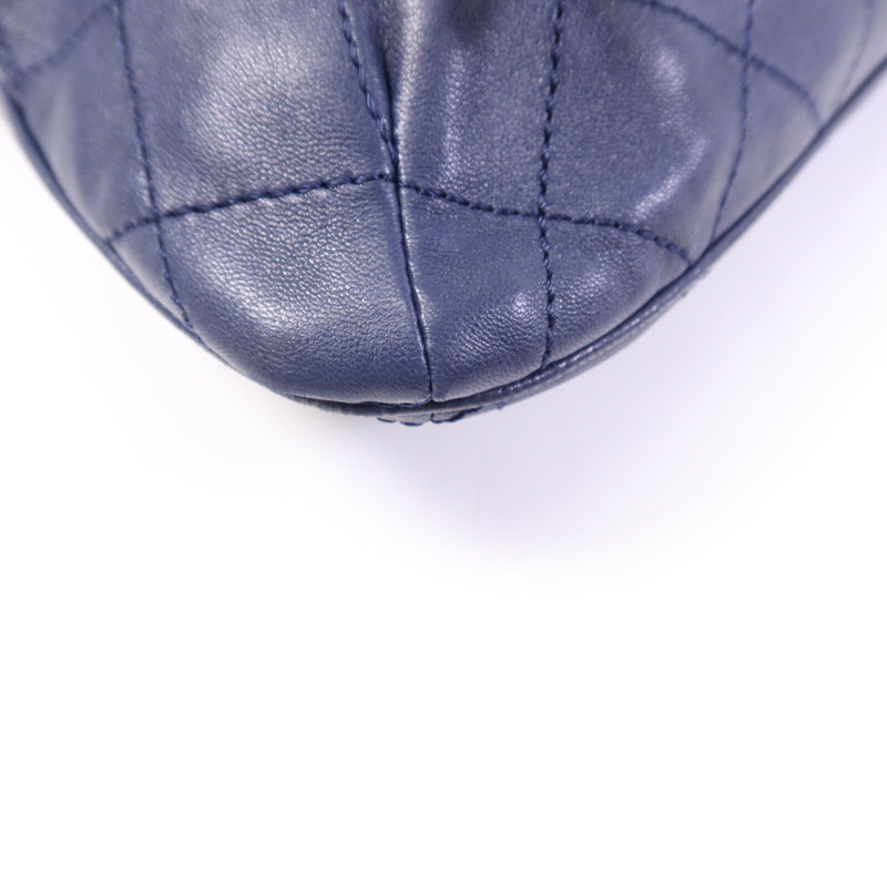 CHANEL 羊皮皮革Hang Bag銀扣手挽袋-11