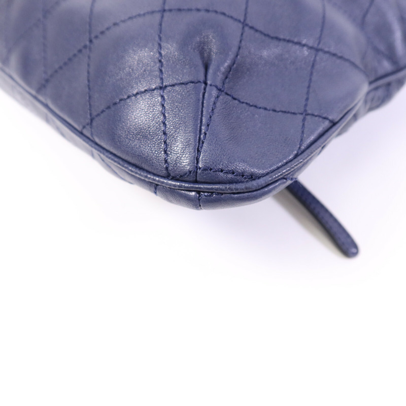 CHANEL 羊皮皮革Hang Bag銀扣手挽袋-12