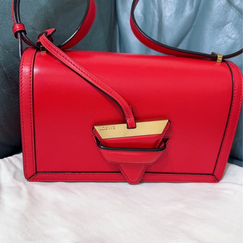 LOEWE Barcelona中號肩背包-12