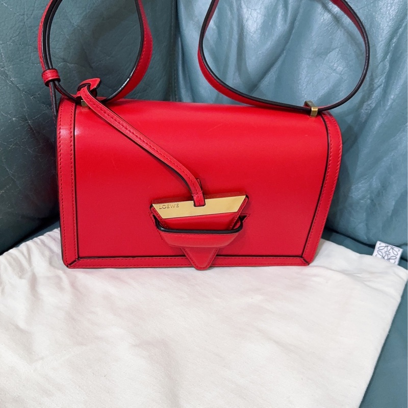 LOEWE Barcelona中號肩背包-13