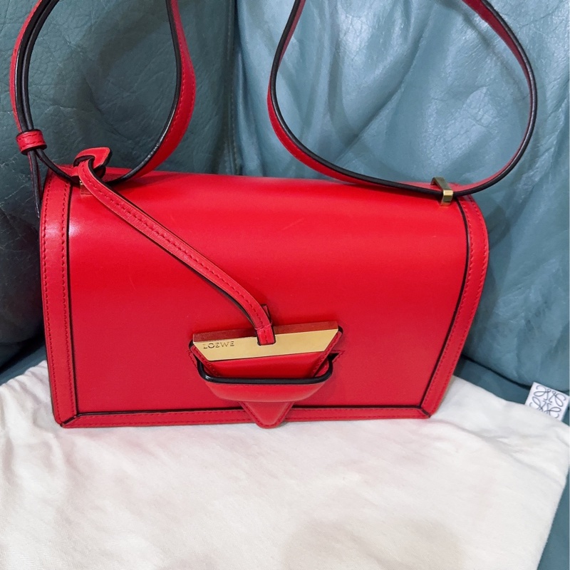 LOEWE Barcelona中號肩背包-14