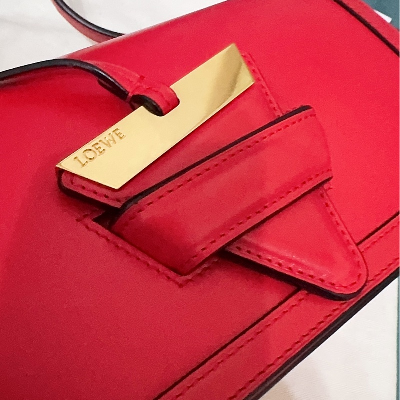 LOEWE Barcelona中號肩背包-21