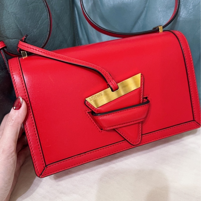 LOEWE Barcelona中號肩背包-58