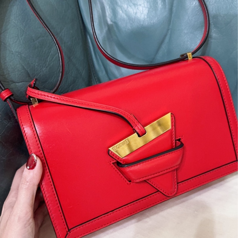 LOEWE Barcelona中號肩背包-61