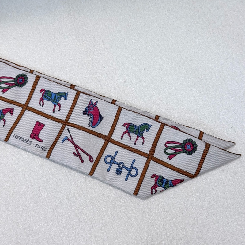 Hermes Twilly 米色格仔駿馬絲巾 XC127-3