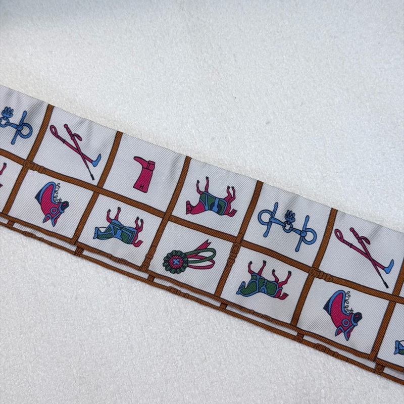 Hermes Twilly 米色格仔駿馬絲巾 XC127-5