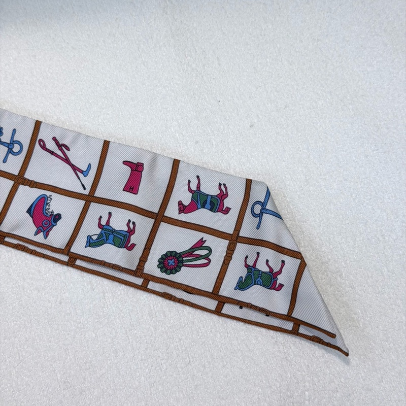 Hermes Twilly 米色格仔駿馬絲巾 XC127-6