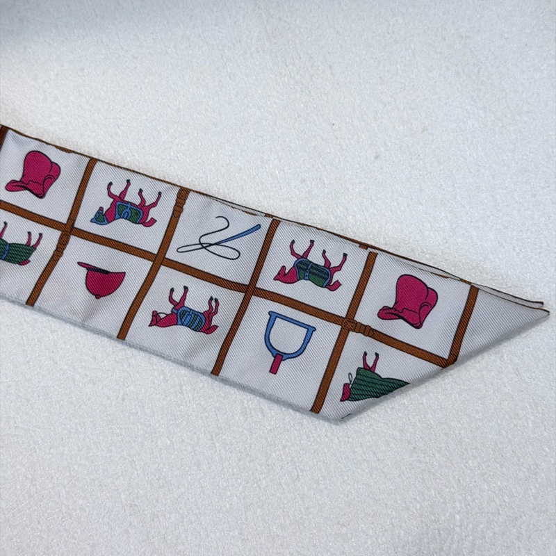 Hermes Twilly 米色格仔駿馬絲巾 XC127-9