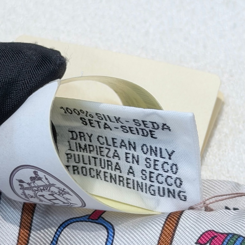 Hermes Twilly 米色格仔駿馬絲巾 XC127-13