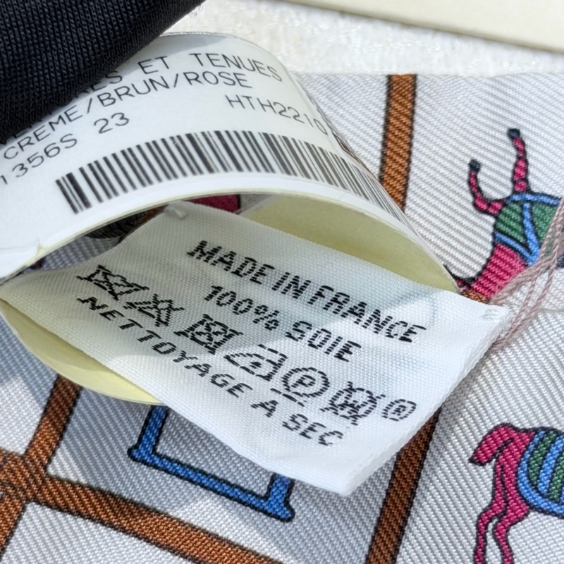 Hermes Twilly 米色格仔駿馬絲巾 XC127-14
