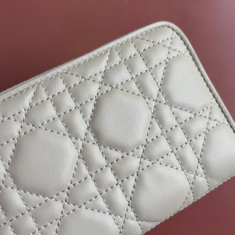可拆吊飾 ::Christian Dior:: Voyageur 奶灰色ㄇ型 拉鍊長夾-8