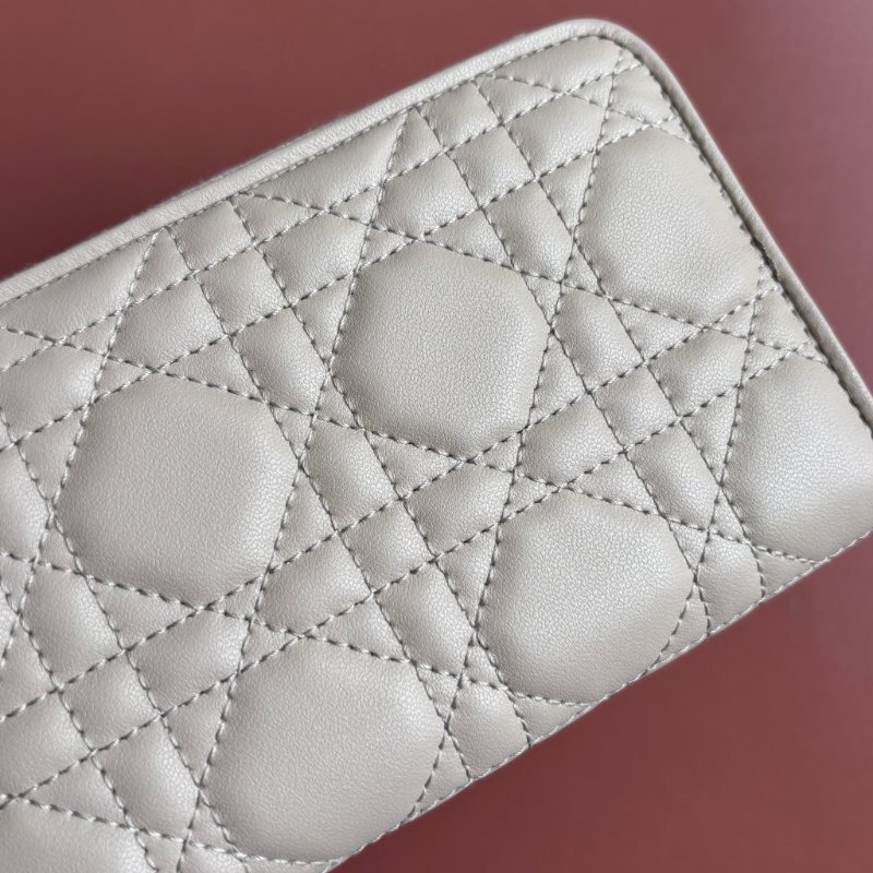 可拆吊飾 ::Christian Dior:: Voyageur 奶灰色ㄇ型 拉鍊長夾-10