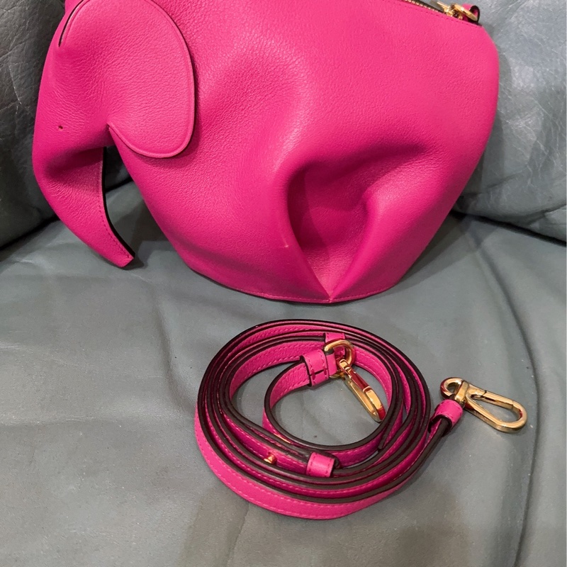 全新LOEWE 經典Elephant 斜背小包-13