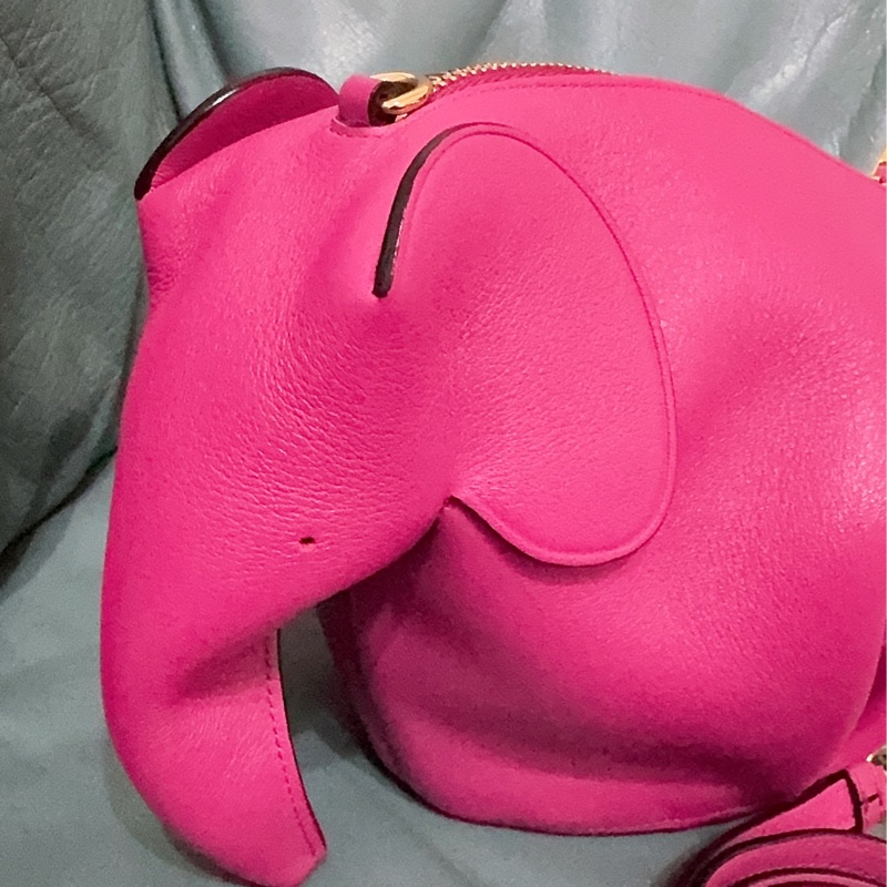 全新LOEWE 經典Elephant 斜背小包-42