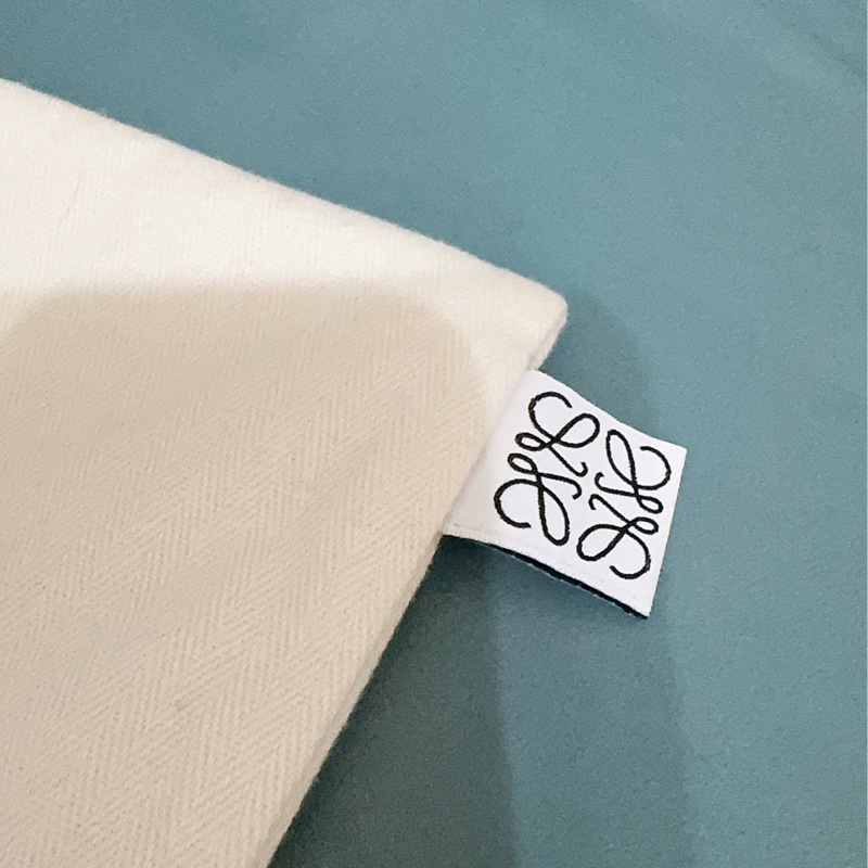 全新LOEWE 經典Elephant 斜背小包-49