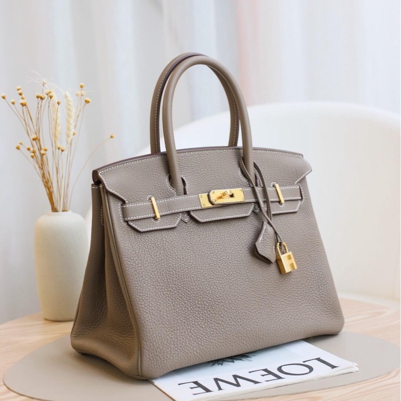 品牌:Hermès 款式:Birkin 30 K刻 TOGO皮 顏色:大象灰 五金:金扣 附件:票據、防塵袋、鎖匙、說明書、中溯證書、配盒 尺寸:30×22×16cm 票據日期:2025年4月-1