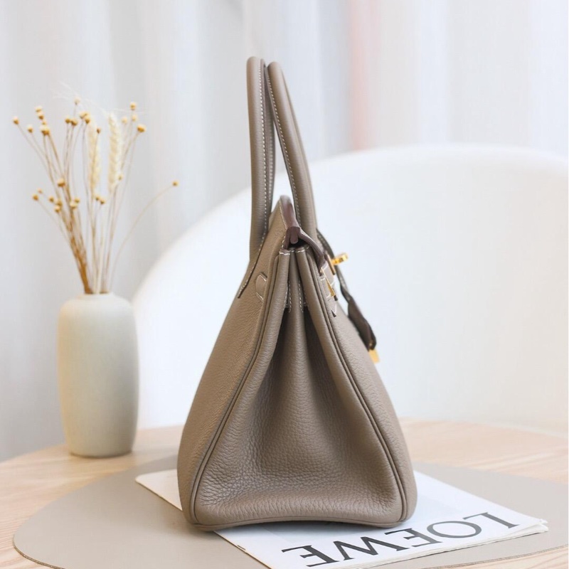 品牌:Hermès 款式:Birkin 30 K刻 TOGO皮 顏色:大象灰 五金:金扣 附件:票據、防塵袋、鎖匙、說明書、中溯證書、配盒 尺寸:30×22×16cm 票據日期:2025年4月-2