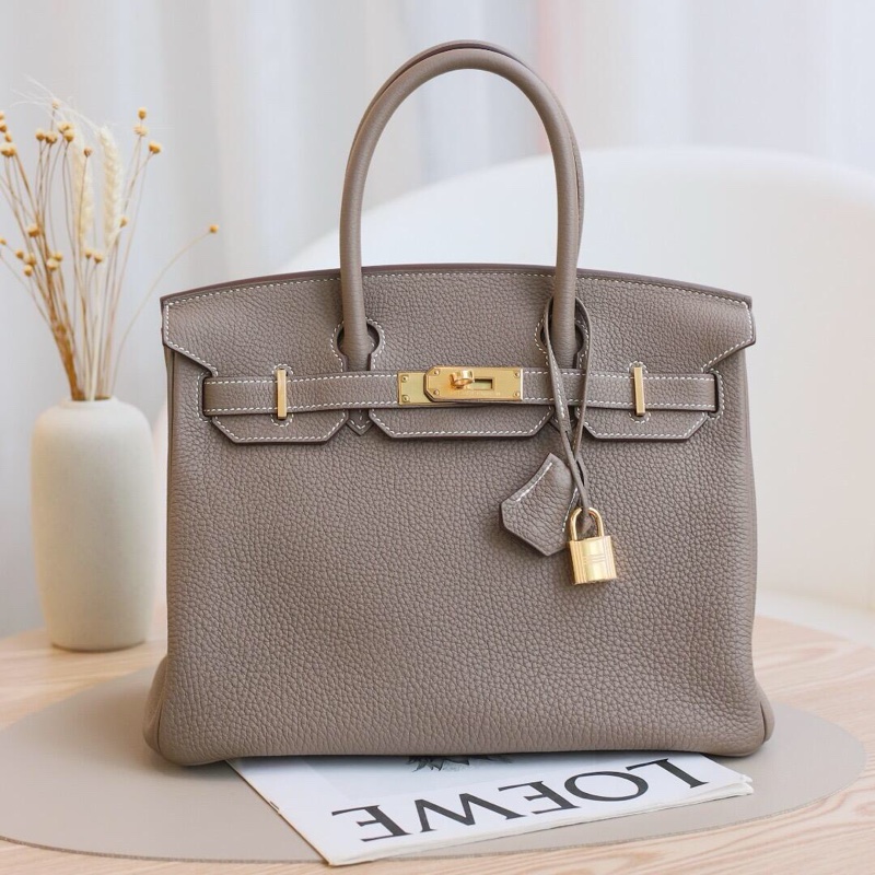 品牌:Hermès 款式:Birkin 30 K刻 TOGO皮 顏色:大象灰 五金:金扣 附件:票據、防塵袋、鎖匙、說明書、中溯證書、配盒 尺寸:30×22×16cm 票據日期:2025年4月-3