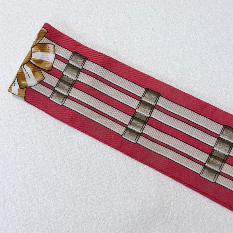 Hermes Jumping Twilly 紅色馬鞍釦絲巾XB713-1