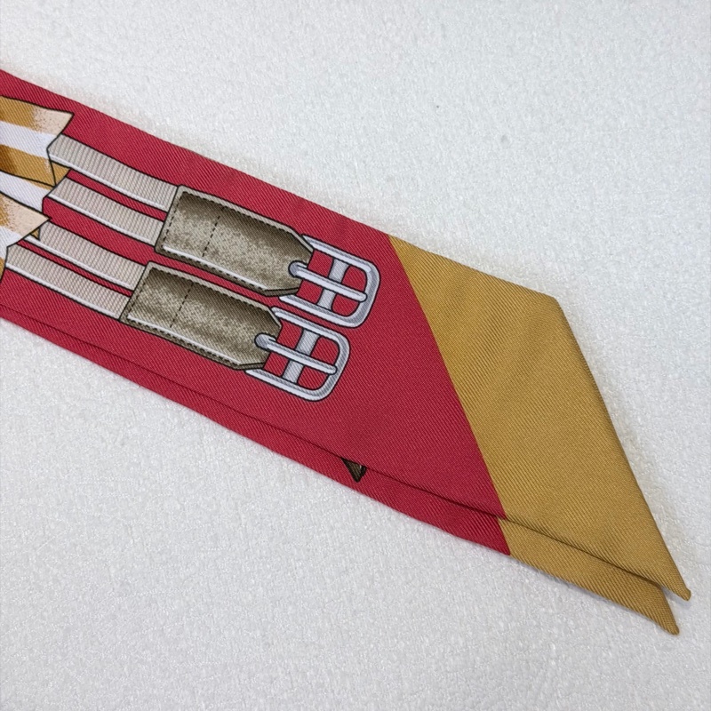 Hermes Jumping Twilly 紅色馬鞍釦絲巾XB713-3