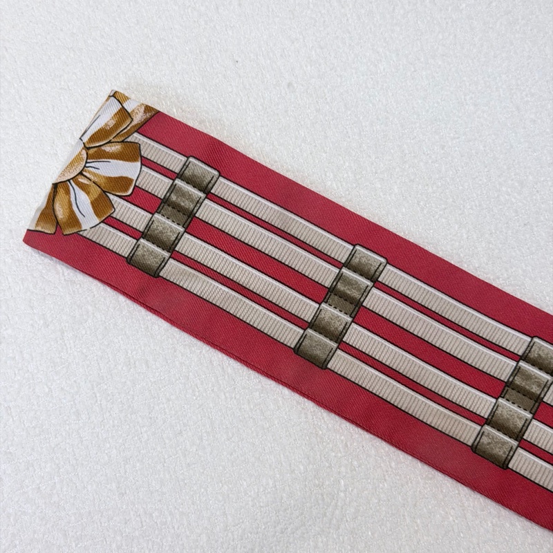 Hermes Jumping Twilly 紅色馬鞍釦絲巾XB713-4