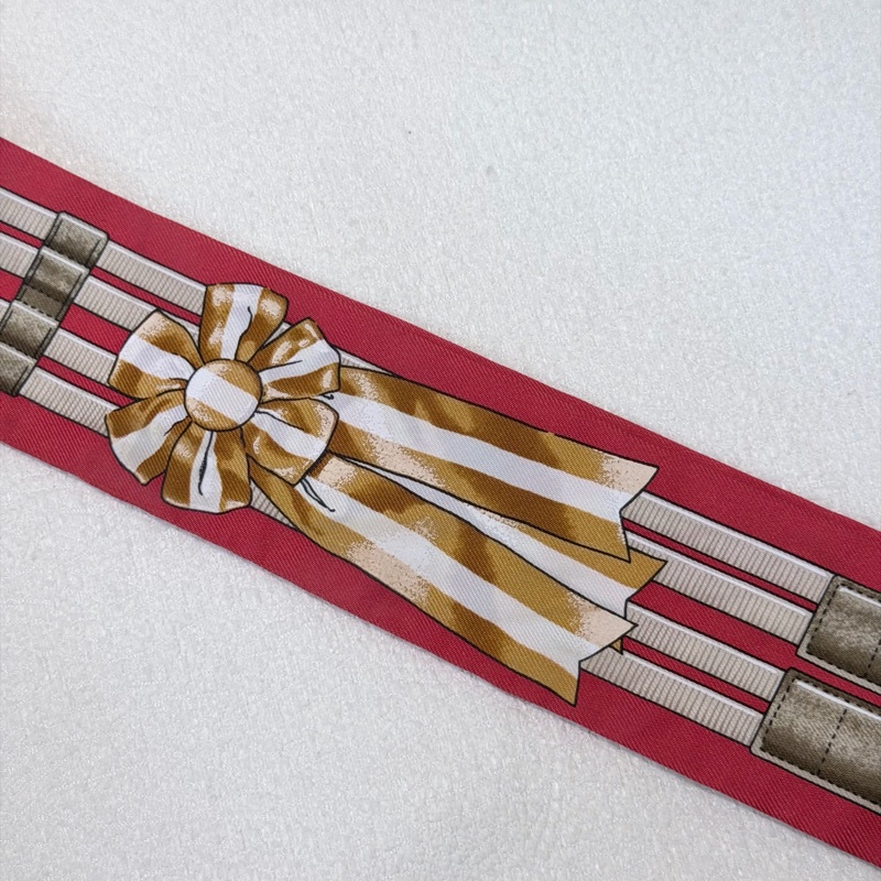 Hermes Jumping Twilly 紅色馬鞍釦絲巾XB713-5