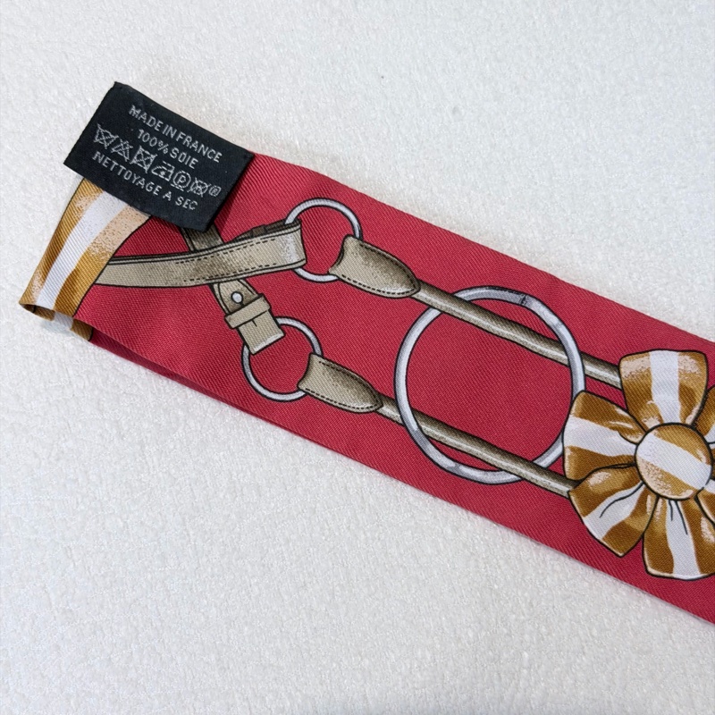 Hermes Jumping Twilly 紅色馬鞍釦絲巾XB713-10