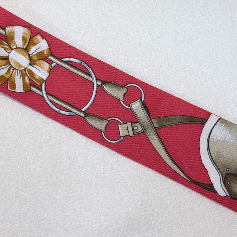 Hermes Jumping Twilly 紅色馬鞍釦絲巾XB713-11