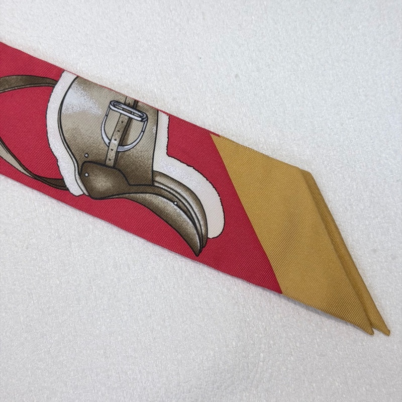 Hermes Jumping Twilly 紅色馬鞍釦絲巾XB713-12