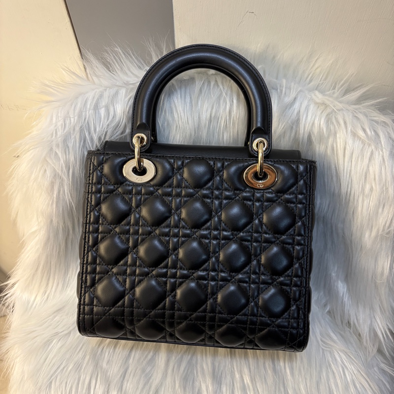 Dior Ladydior黑中號黛妃包-1