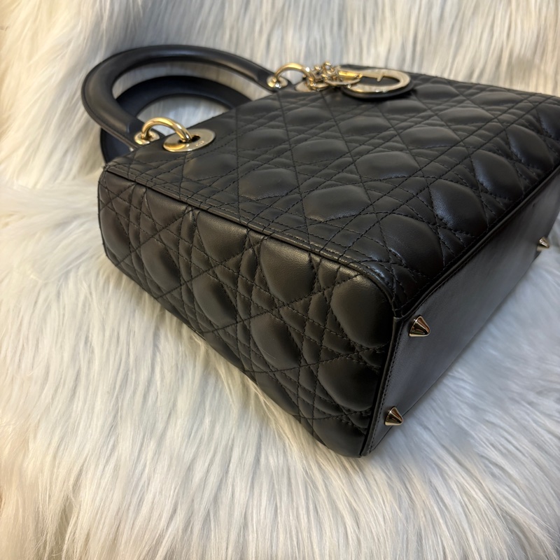 Dior Ladydior黑中號黛妃包-2