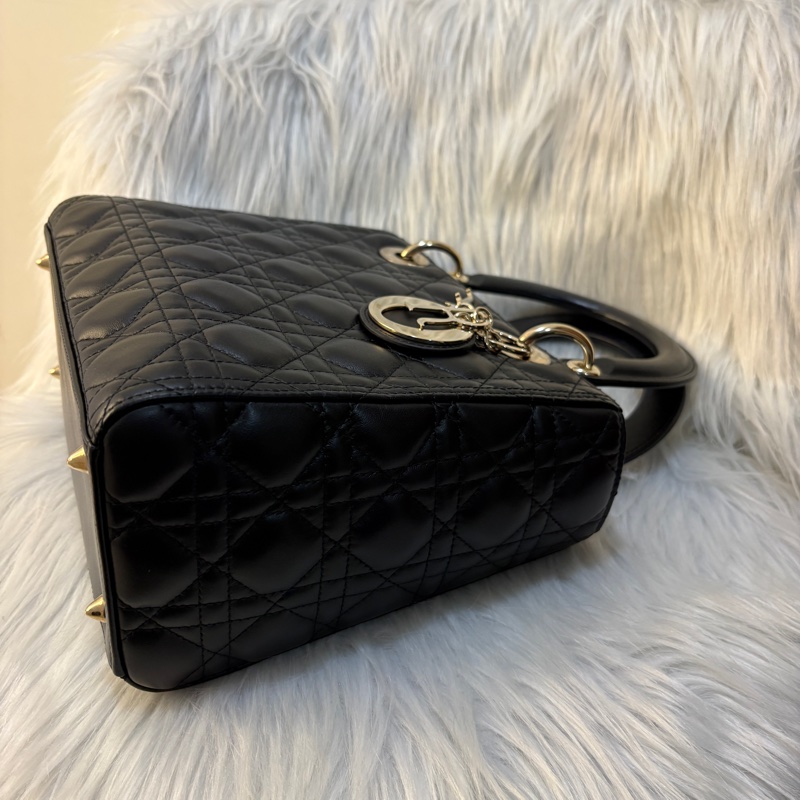 Dior Ladydior黑中號黛妃包-5