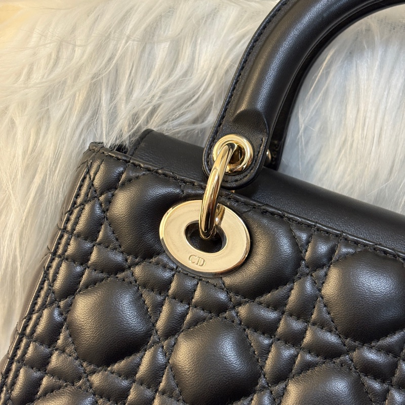 Dior Ladydior黑中號黛妃包-7