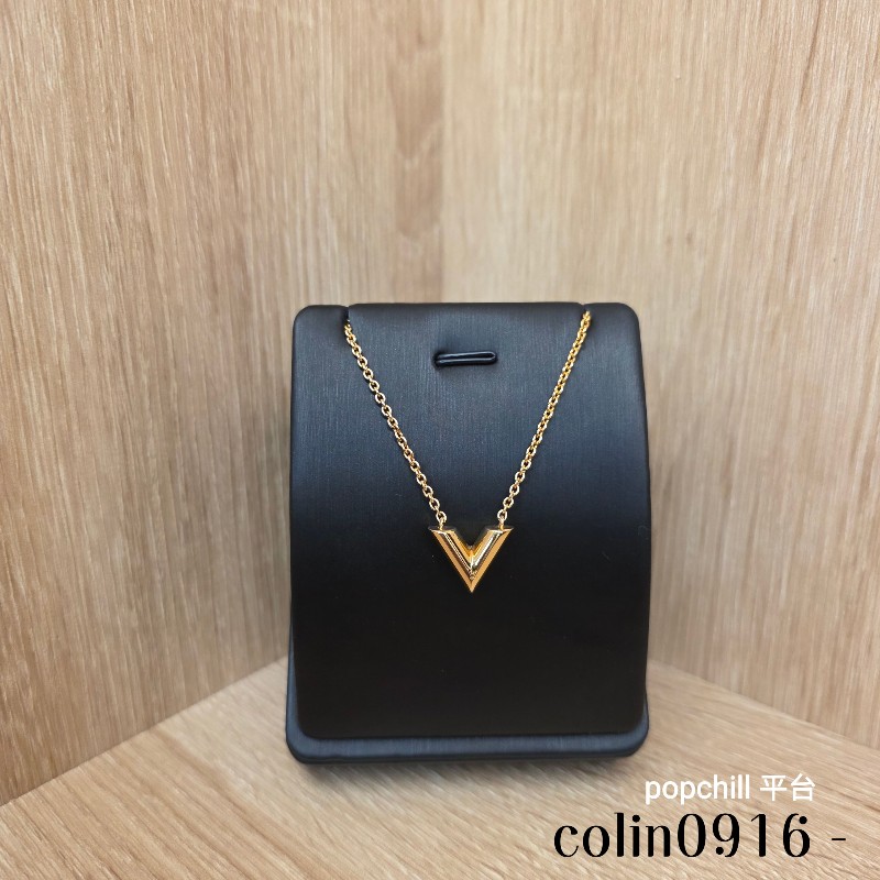 [甜價出🥰] LV金色Essential V字項鍊-0
