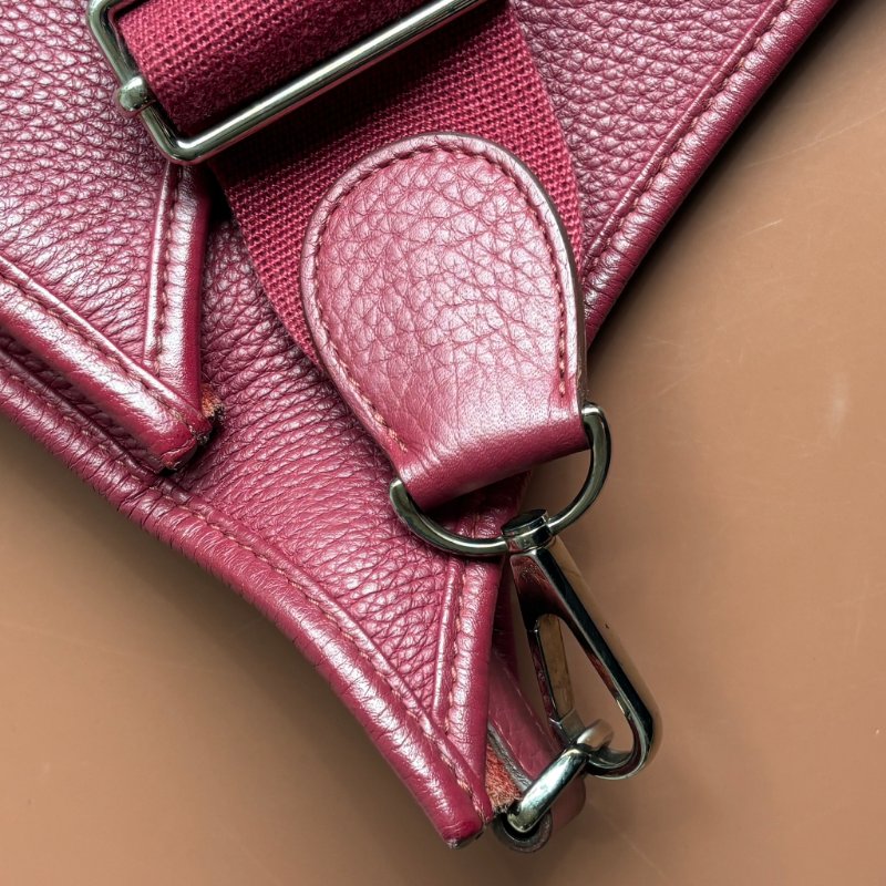 ::HERMES::🄾刻 銀釦 Evelyne 29 酒紅色斜背包-23