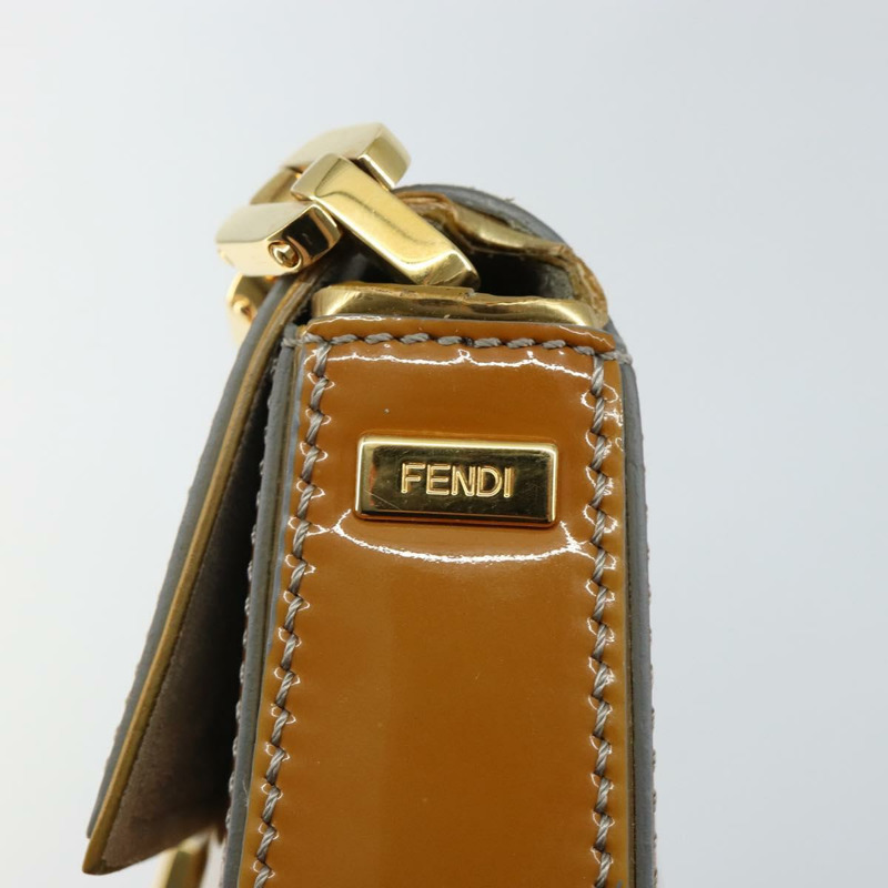 【日本直送】FENDI Mamma Baguette 鏈條單肩包 漆皮 灰色 金色 正品 144385A-18